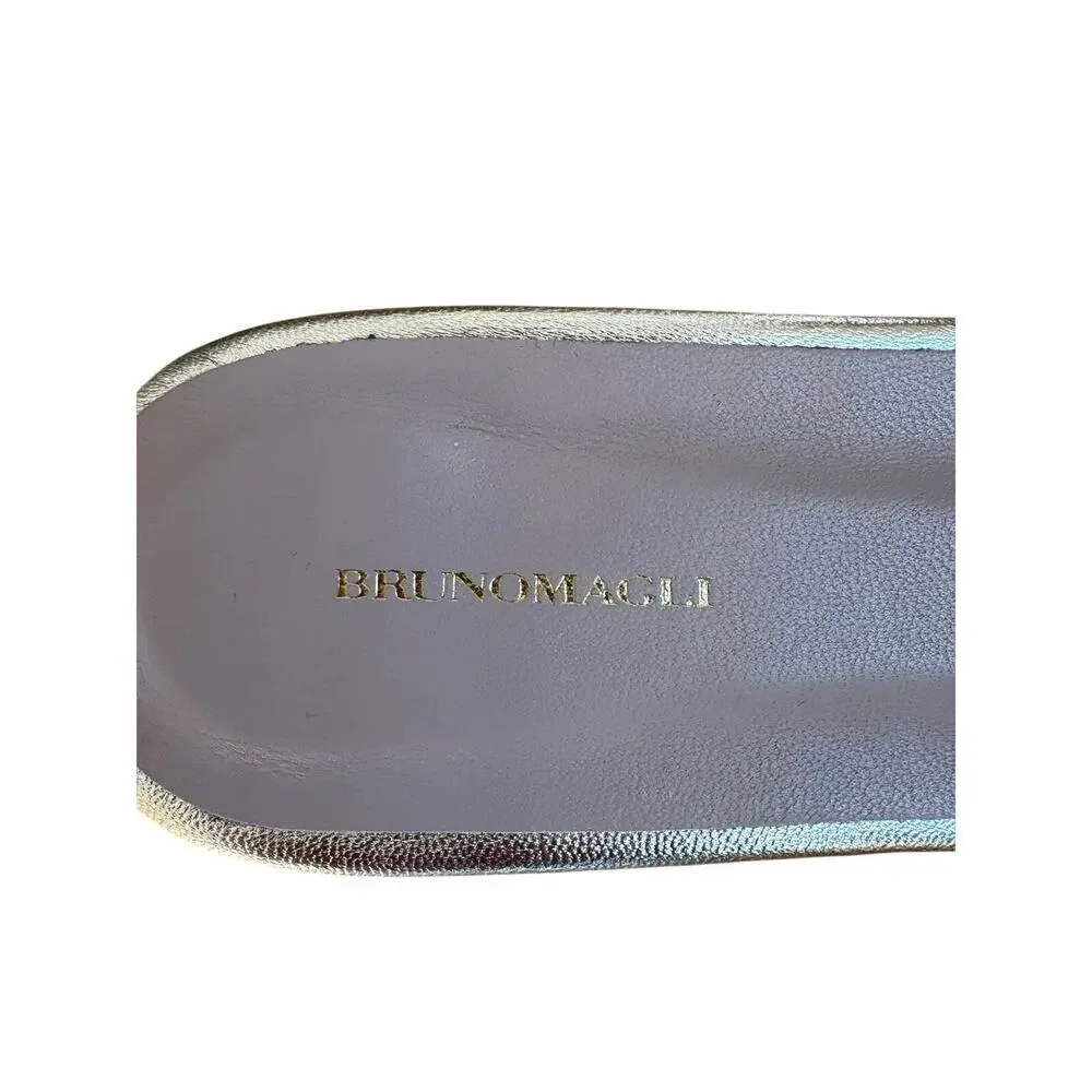 Bruno Magli single strap light gold comfort slide sandal size 7.5